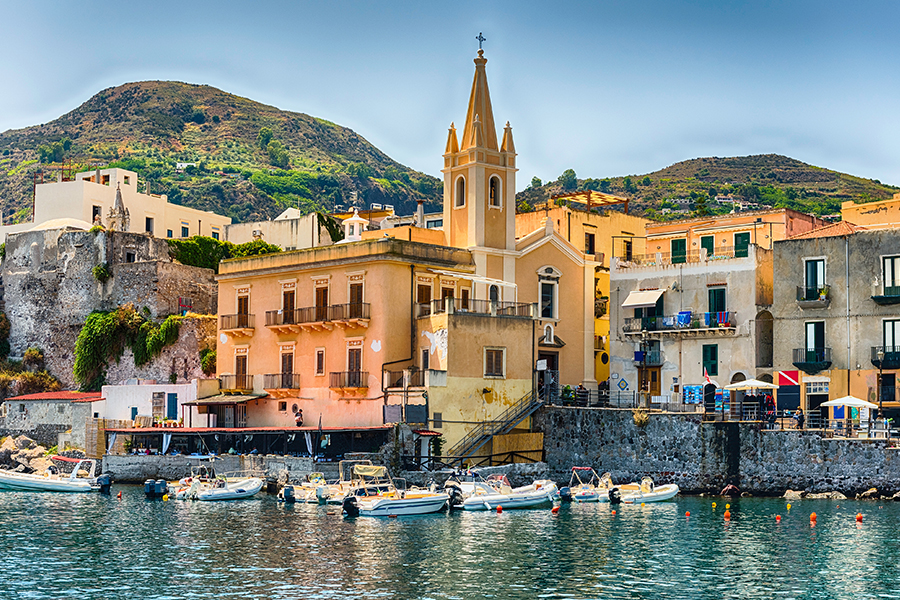 Where to sleep in Lipari: guide to the best neighborhoods and areas
